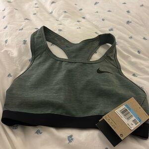 Nike Women’s Sports Bra - Medium - NWT